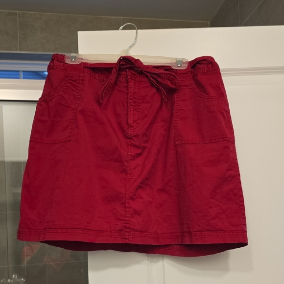 St. John's Bay Red Stretch Skirt - Picture 1 of 4